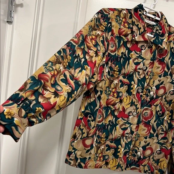 Floral Patterned Button-Up Shirt - Picture 4 of 5